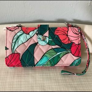 Vera Bradley Smartphone Wristlet